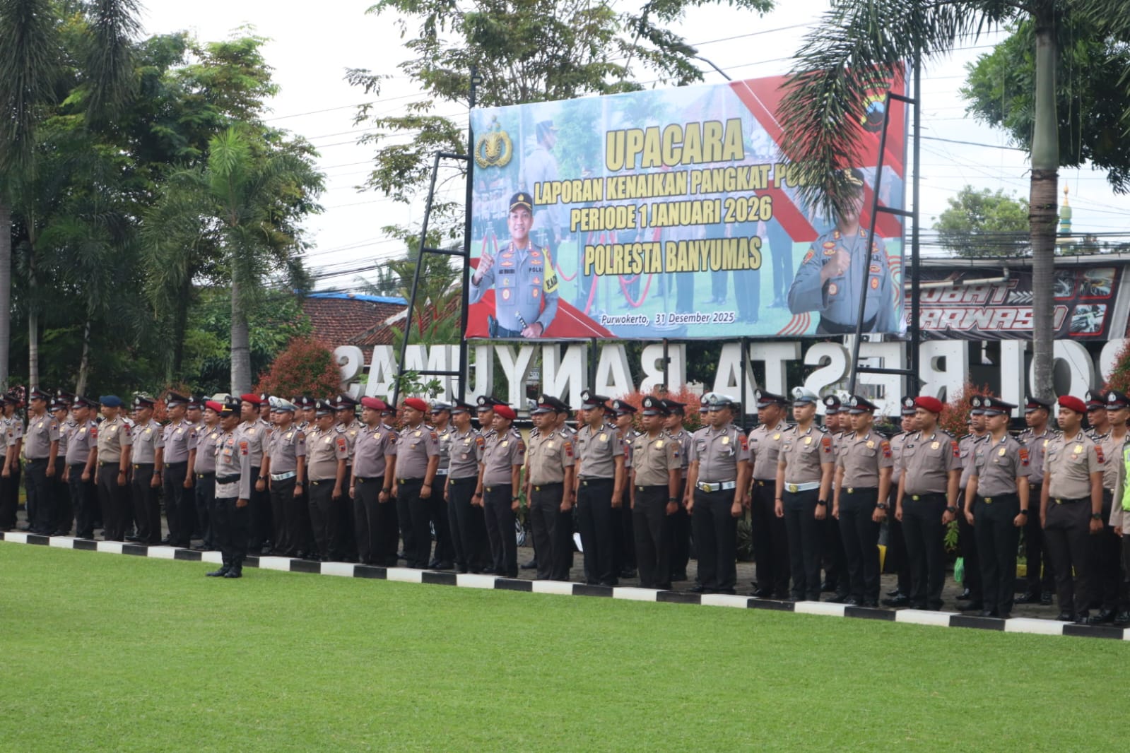 Kapolresta Banyumas Pimpin Upacara Kenaikan Pangkat 121 Personel Periode 1 Januari 2026