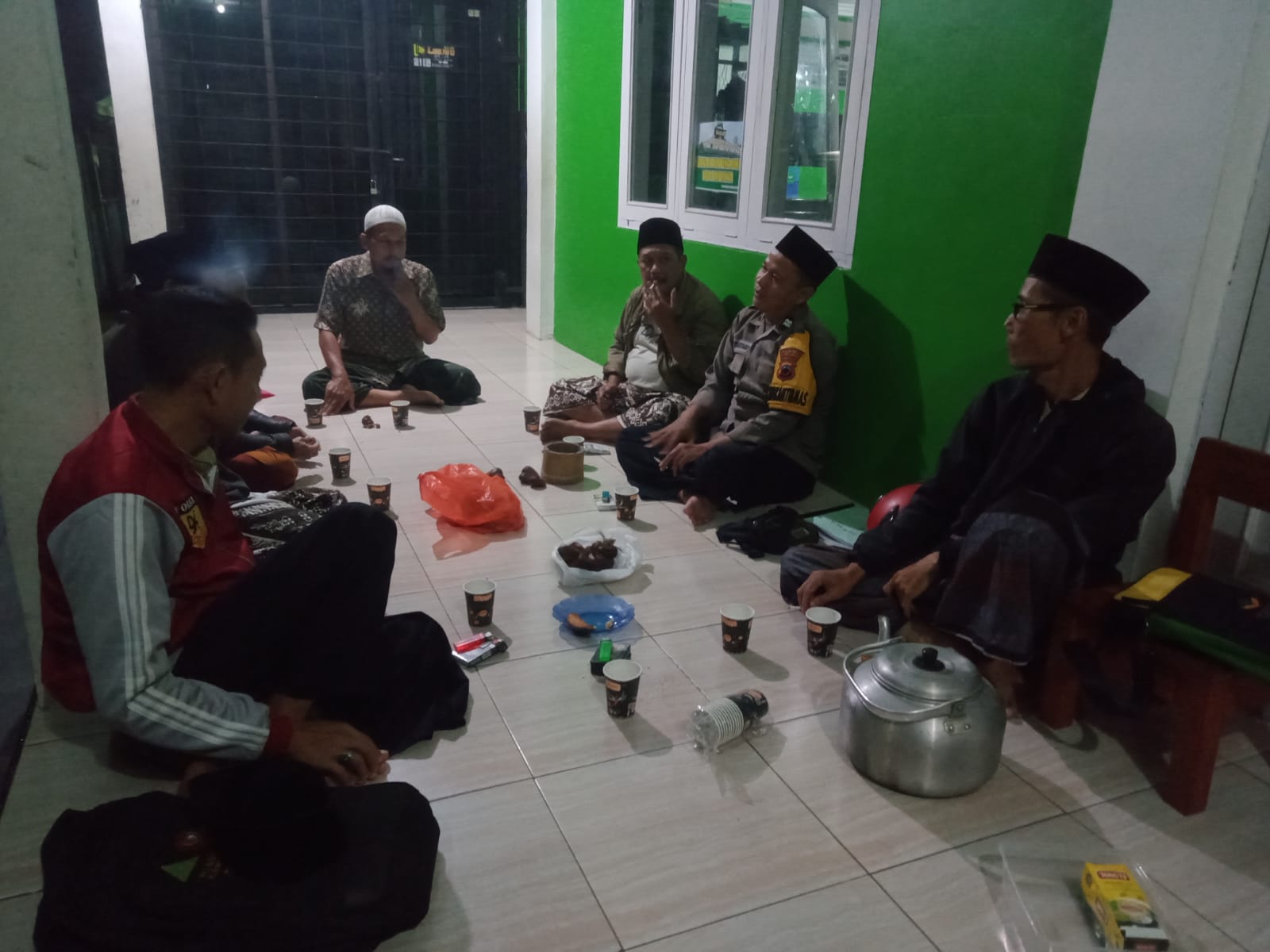 Pendekatan Humanis, Polsek Kalibagor Polresta Banyumas Bangun Kamtibmas Lewat Pengajian Malam