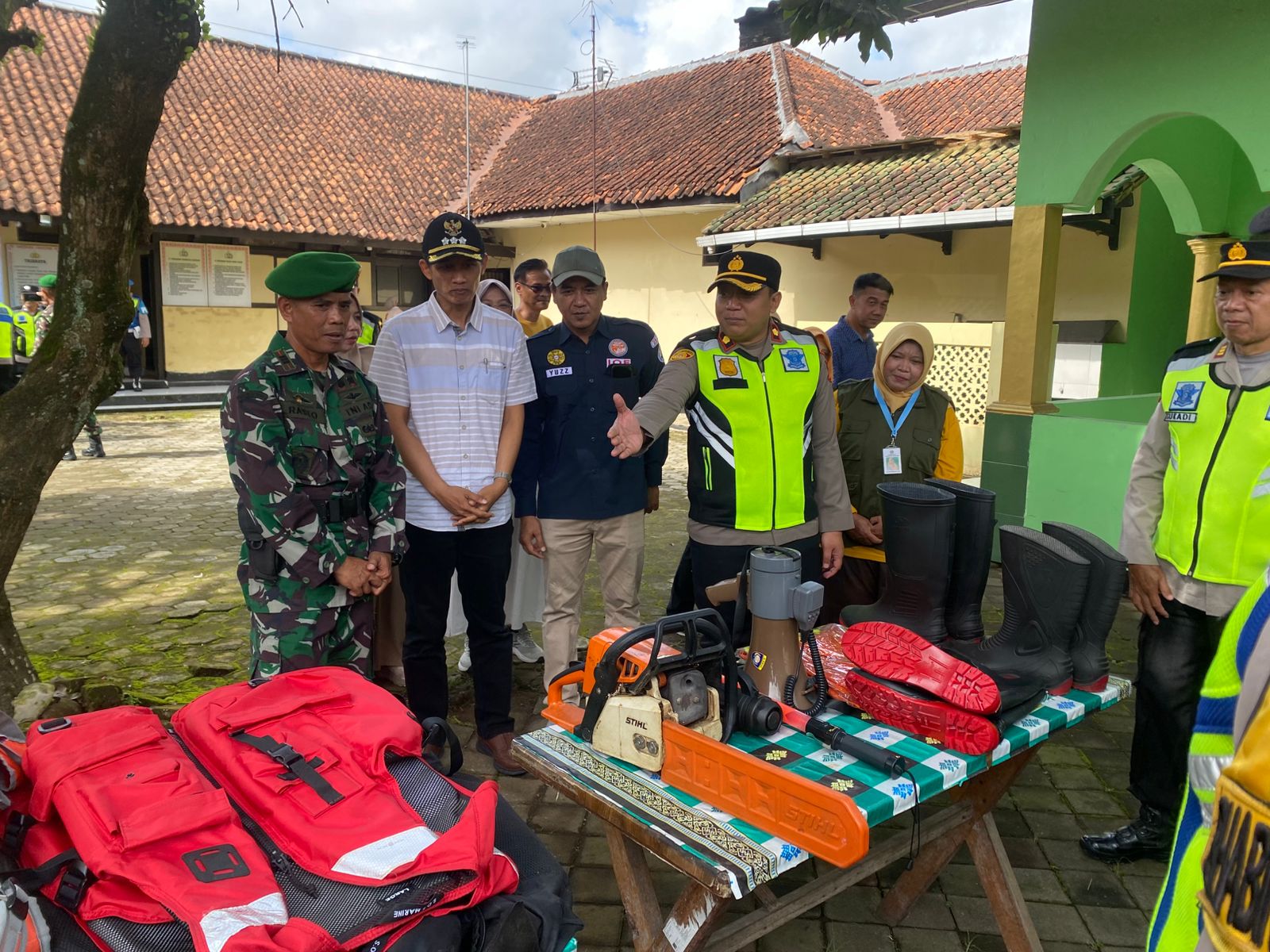 Polsek Purwokerto Timur Polresta Banyumas Bersama Forkompincam Gelar Apel Siaga Hadapi Potensi Bencana