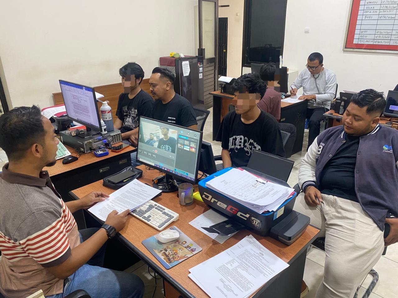 Polresta Banyumas Bongkar Sindikat Pengedar Tembakau Sintetis Dan Psikotropika, Enam Pemuda Diamankan