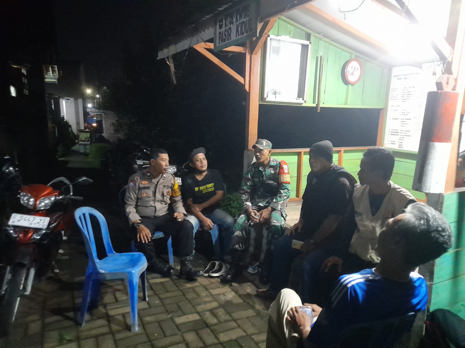 Cek Satkamling Pasir Kidul, Polsek Purwokerto Barat Polresta Banyumas Perkuat Sinergi Jaga Keamanan Lingkungan