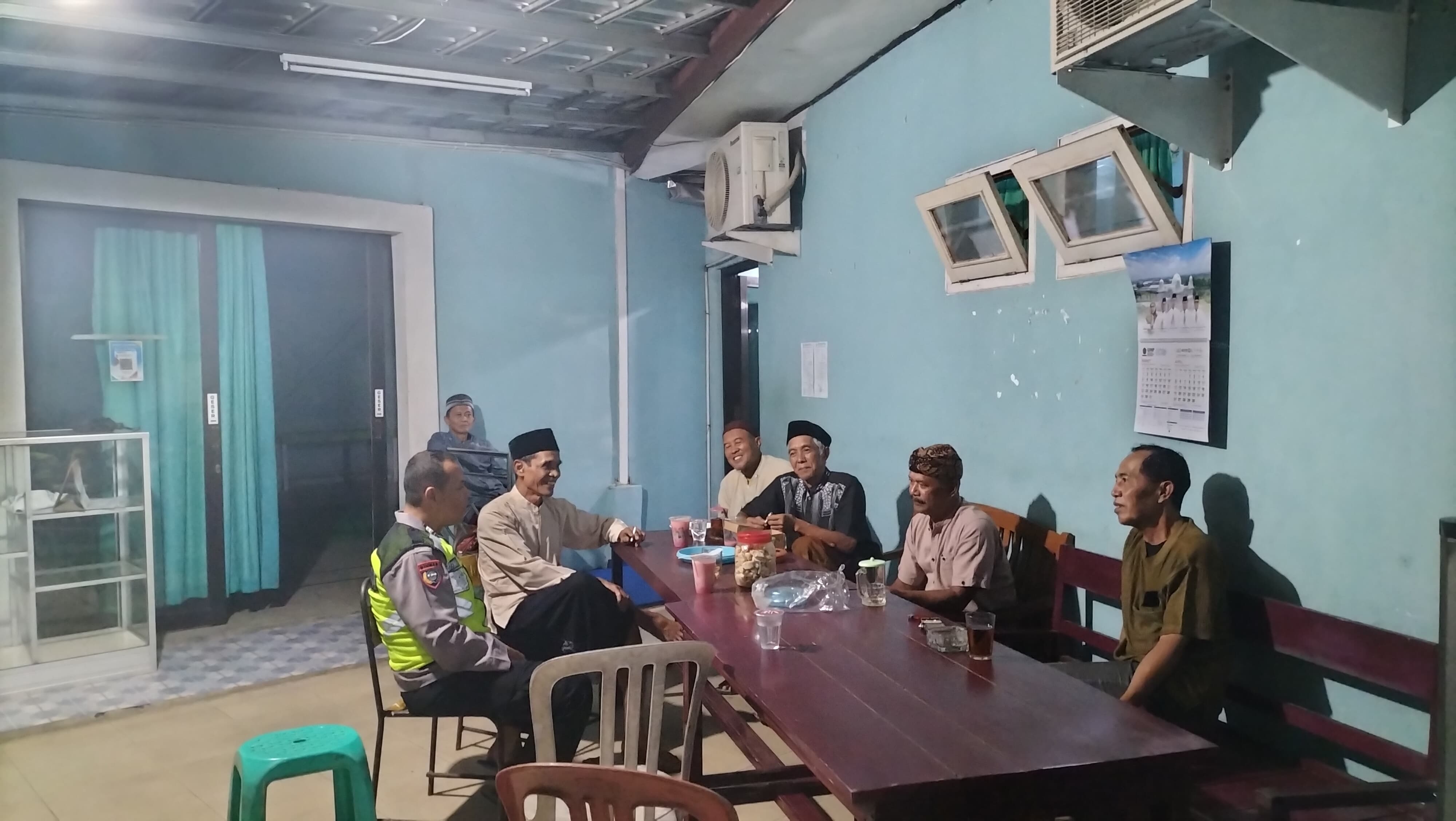 Sambangi Masyarakat, Bhabinkamtibmas Polresta Banyumas Ajak Warga Aktif Jaga Kamtibmas