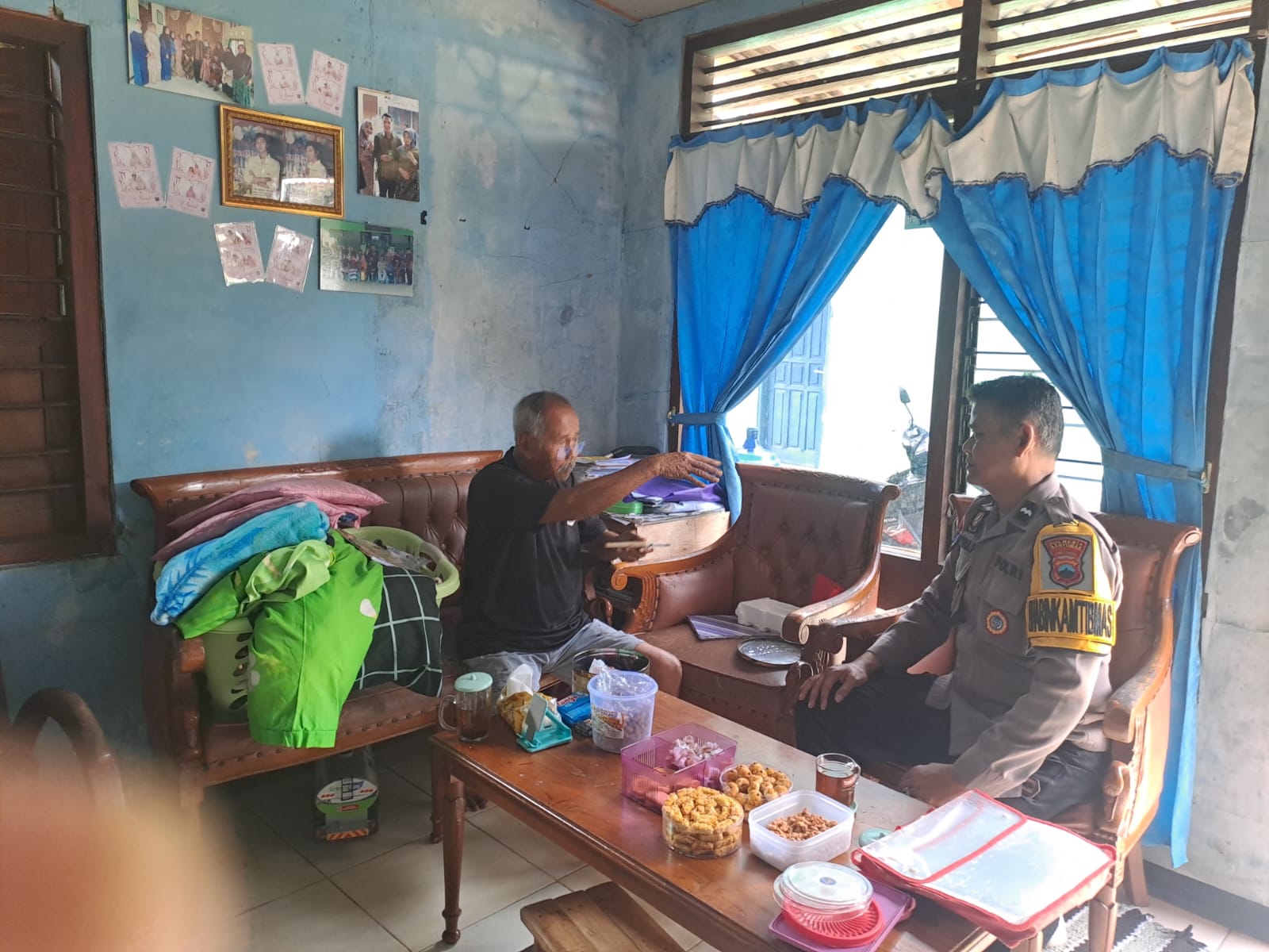 Patroli Dialogis, Bhabinkamtibmas Polsek Purwokerto Timur Polresta Banyumas Perkuat Sinergi dengan Tokoh Masyarakat