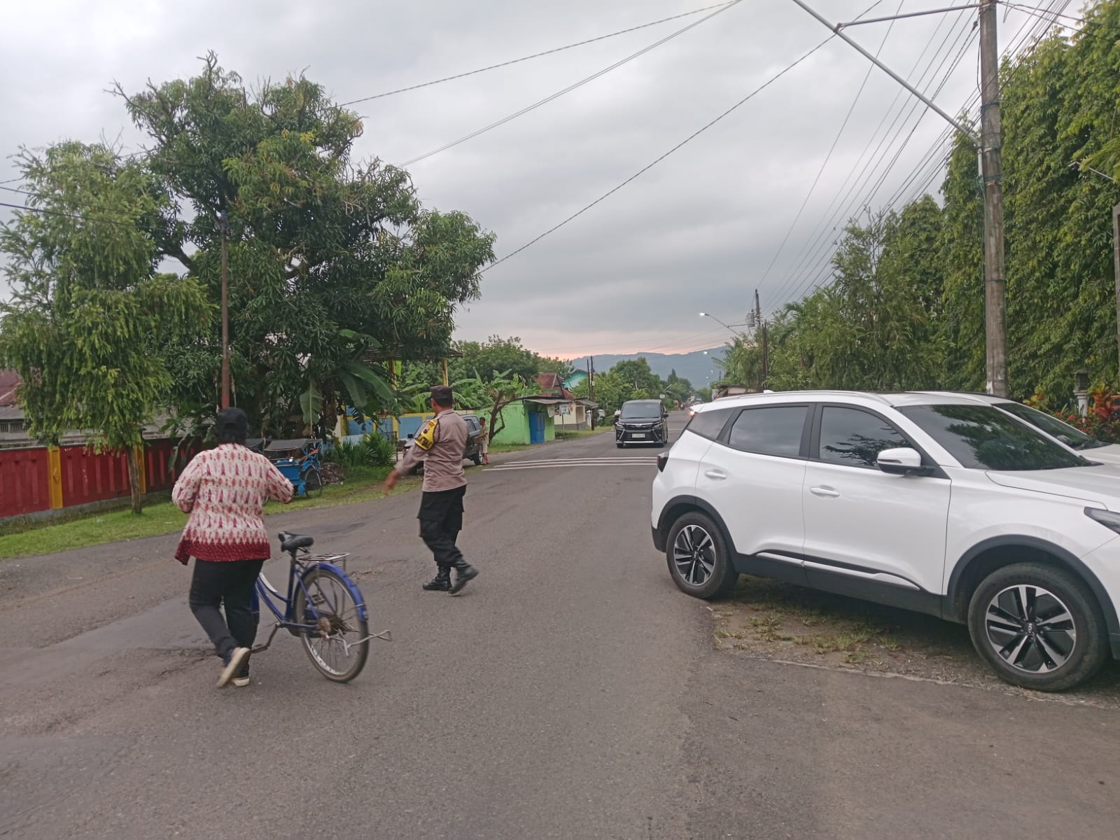 Ratusan Jemaat Ikuti Misa Jumat Agung di Gereja St. Maria Imaculata Banyumas, Polisi Pastikan Ibadah Aman