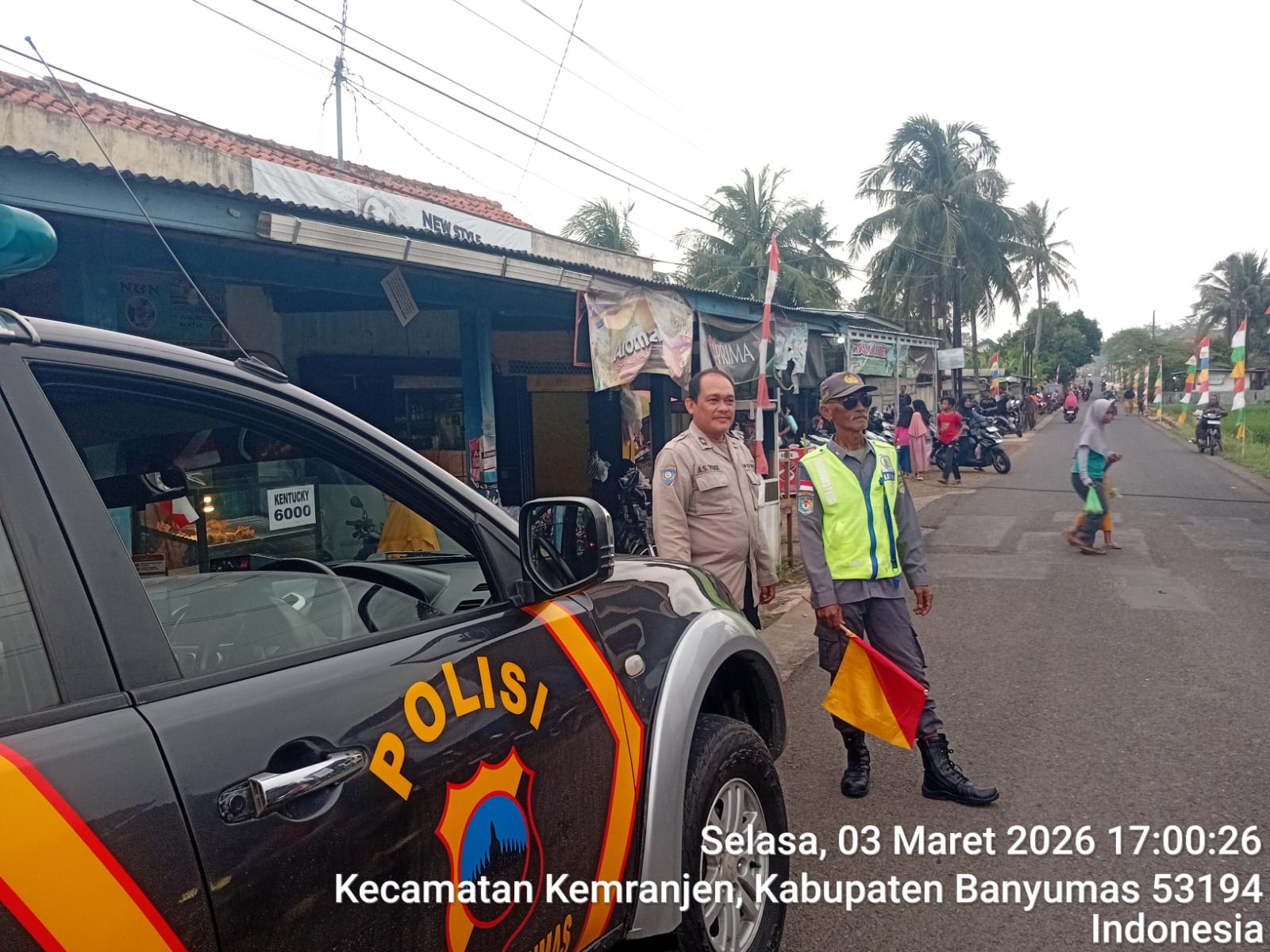 Patroli Ngabuburit, Bhabinkamtibmas Kemranjen Polresta Banyumas Imbau Waspada 3C dan Bahaya Petasan