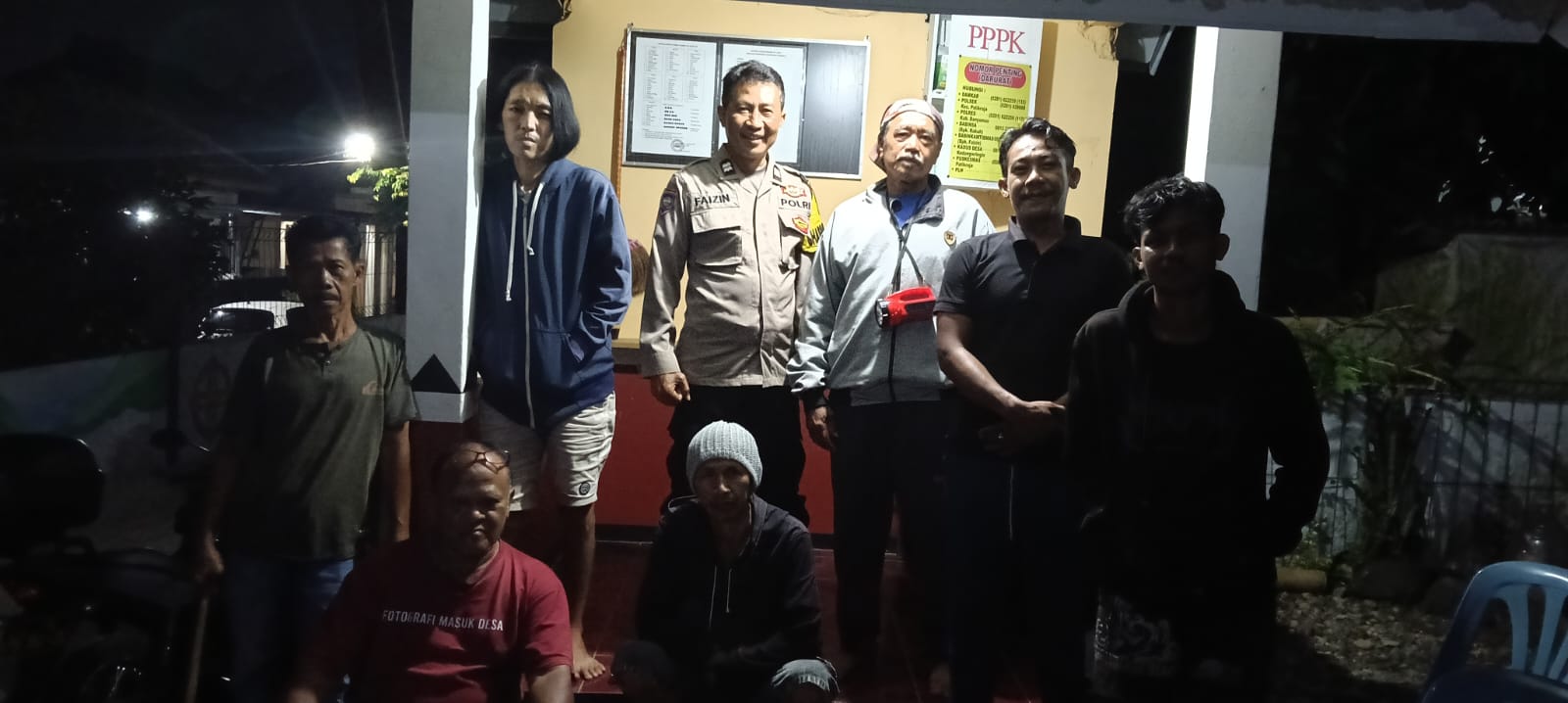 Jelang Lebaran, Bhabinkamtibmas Patikraja Banyumas Sambangi Satkamling Beri Imbauan Kamtibmas